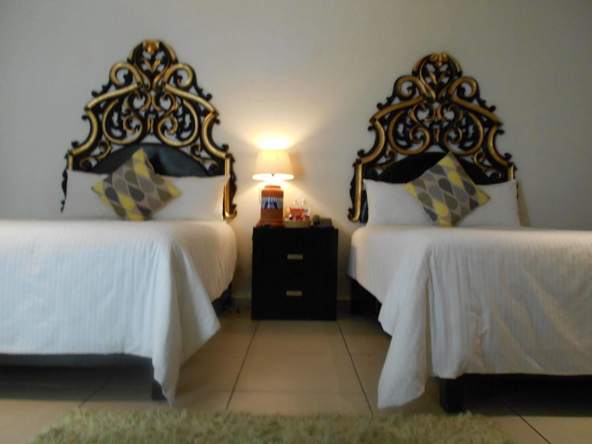 Hotel Expres By Hosting House Morelia Dış mekan fotoğraf
